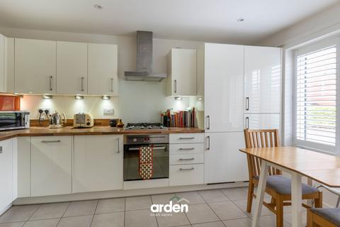2 bedroom semi-detached house for sale, Butterwick Close, Barnt Green, B45