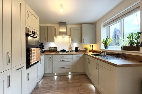 3 bedroom semi-detached house for sale, Valentine Drive, Shrewsbury