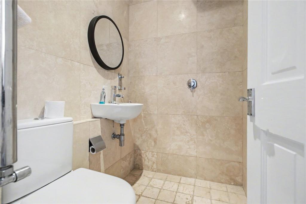 Gf Shower Room