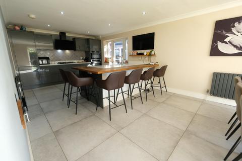4 bedroom link detached house for sale, Philpott Drive, Marchwood SO40