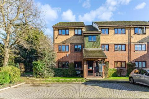 2 bedroom flat to rent, Higham Station Avenue, London
