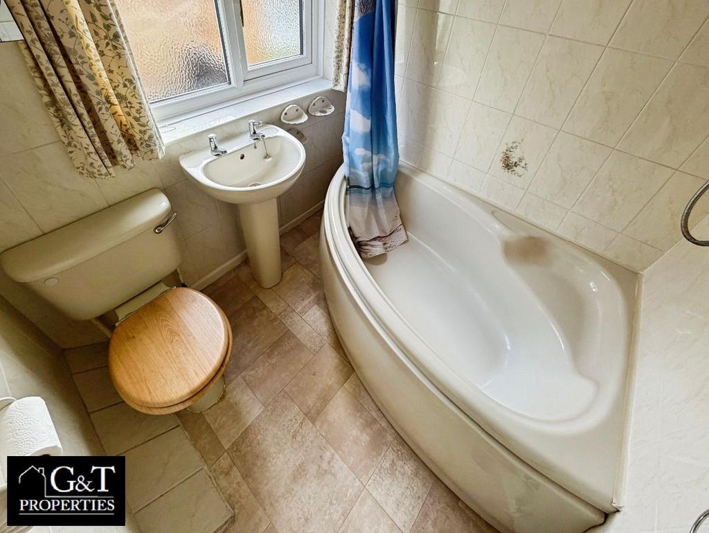 Upstairs bathroom