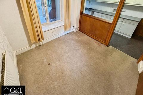 4 bedroom semi-detached house for sale, Pembroke Gardens, Stourbridge