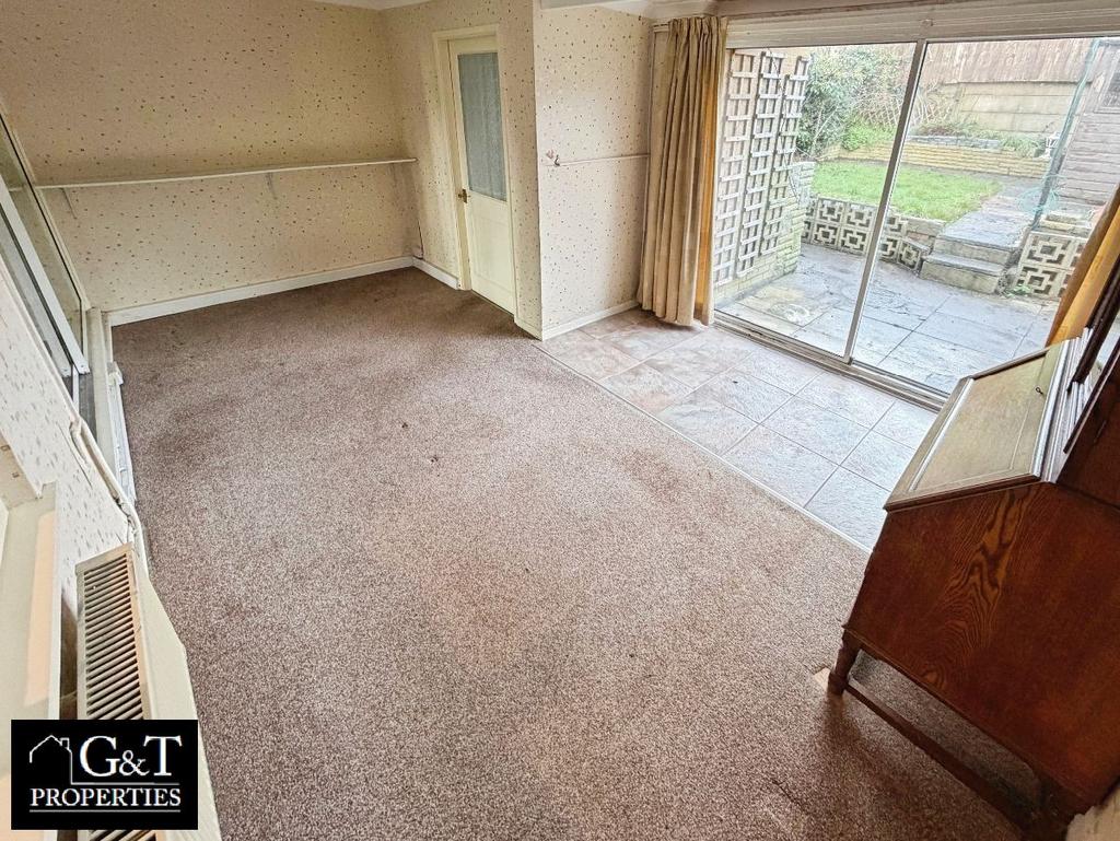 Fourth downstairs bedroom