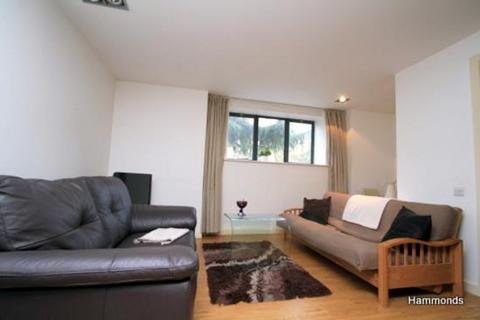 2 bedroom apartment to rent, Arnold Road, London