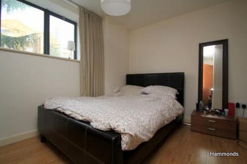 2 bedroom apartment to rent, Arnold Road, London