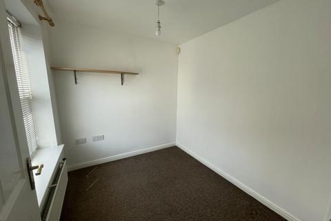 3 bedroom townhouse to rent, Shrub Road, Hampton Vale, PE7 8LW