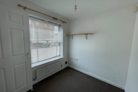 3 bedroom townhouse to rent, Shrub Road, Hampton Vale, PE7 8LW
