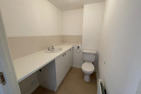 3 bedroom townhouse to rent, Shrub Road, Hampton Vale, PE7 8LW