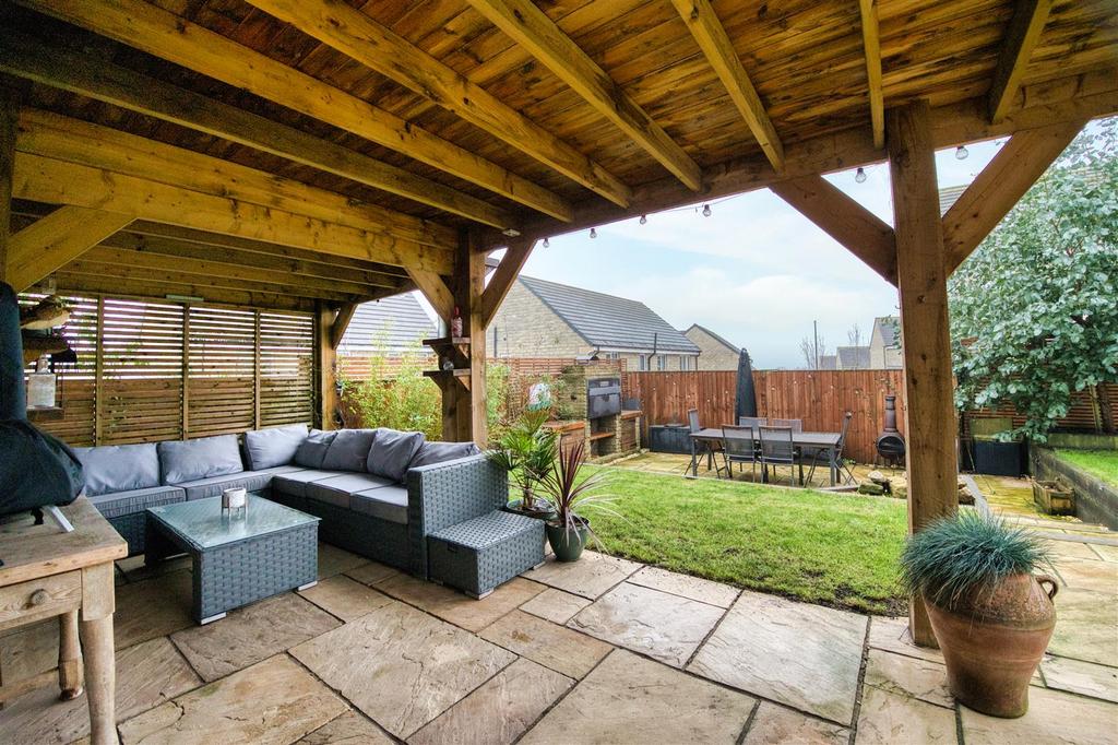 Rear Garden - covered dining patio.jpg