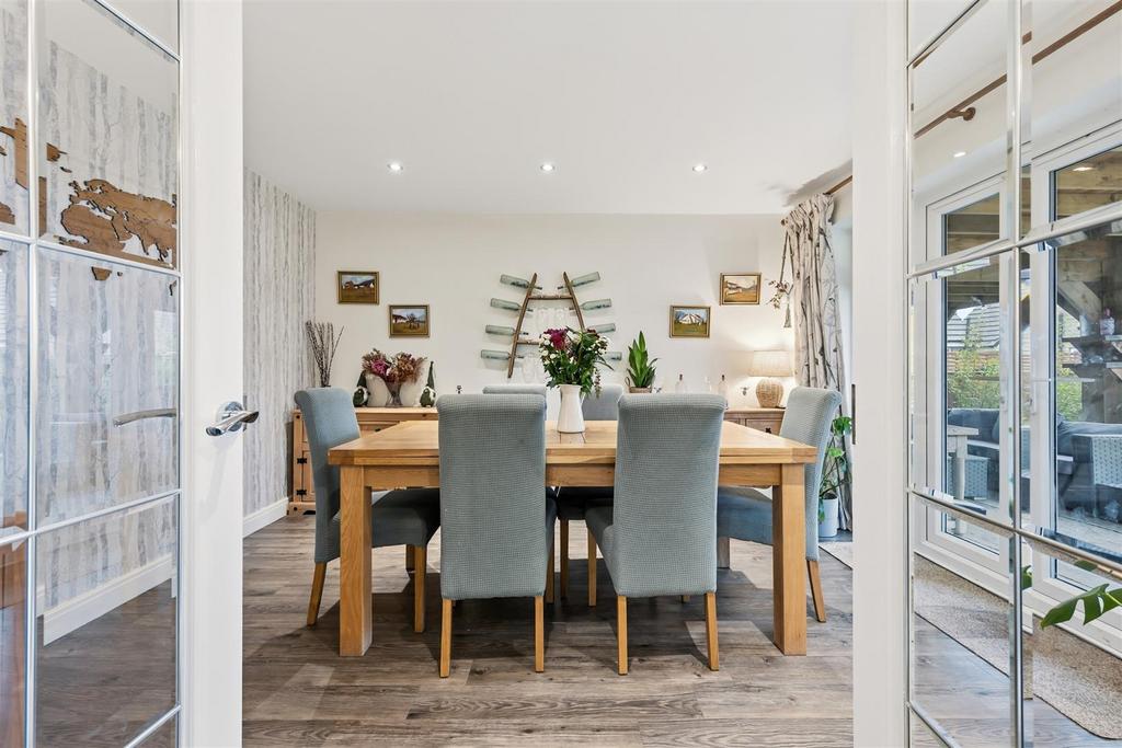 Dining Room.jpg