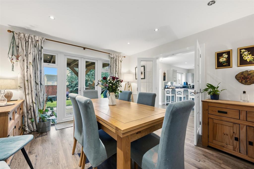 Dining Room towards Garden.jpg