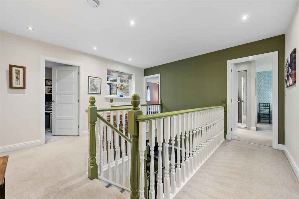First floor landing (2).jpg