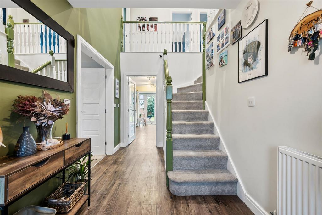 Entrance hallway  .jpg