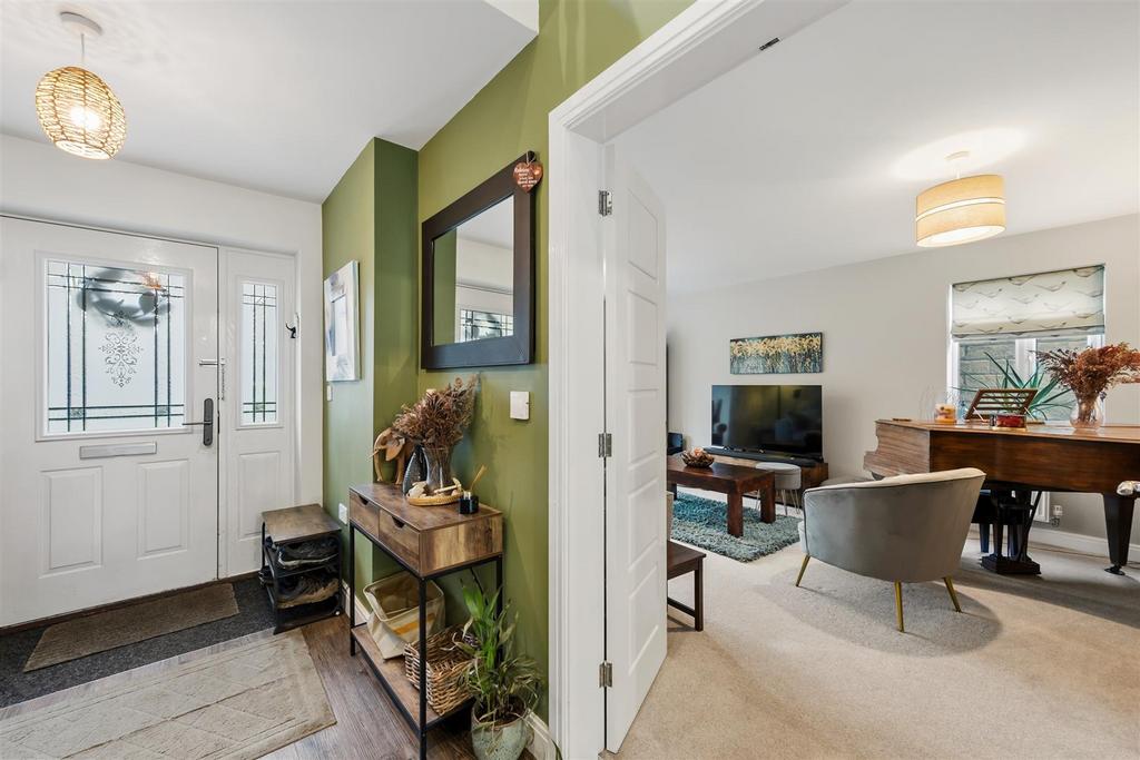 Entrance hallway and Lounge.jpg