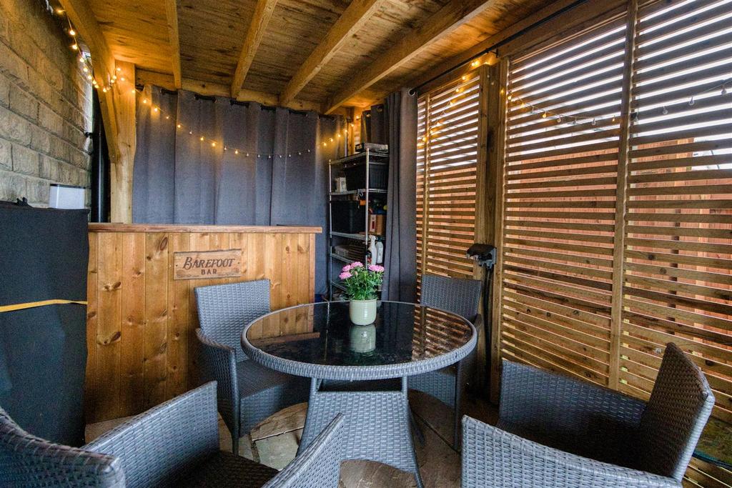 Rear Garden - bar.jpg