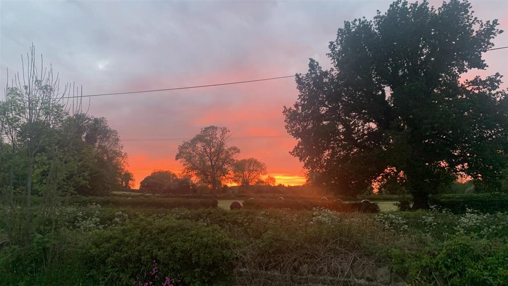 Sunset - fields opposite.jpeg