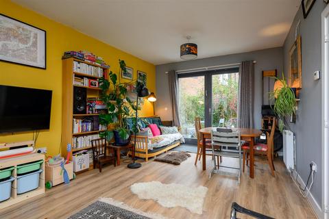 3 bedroom end of terrace house for sale, Lotherington Mews, Derwenthorpe, York YO10 3TZ