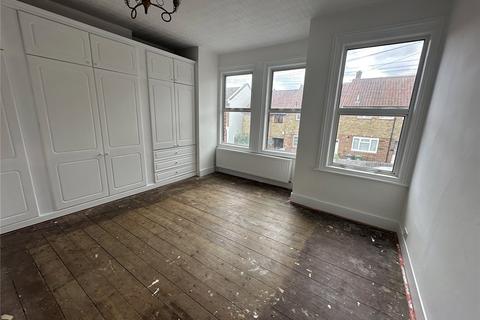 3 bedroom end of terrace house for sale, Neuchatel Road, London, SE6