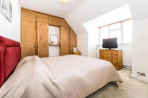 2 bedroom terraced house to rent, Dagenham, RM10 9JR
