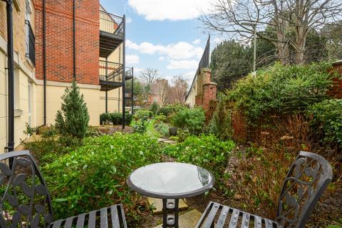 1 bedroom retirement property for sale, Churchfield Road, Walton On Thames KT12