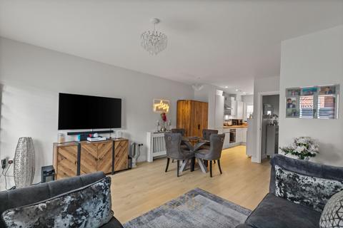 3 bedroom semi-detached house for sale, Webber Street, Horley RH6