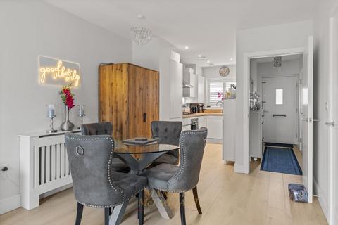 3 bedroom semi-detached house for sale, Webber Street, Horley RH6