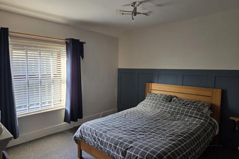 2 bedroom terraced house to rent, Victoria Street, Cullingworth BD13
