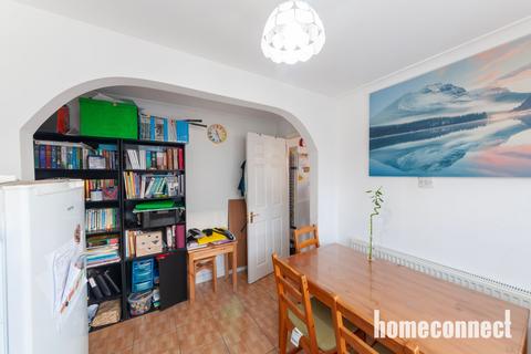 3 bedroom terraced house for sale, Wivenhoe Road, Barking IG11