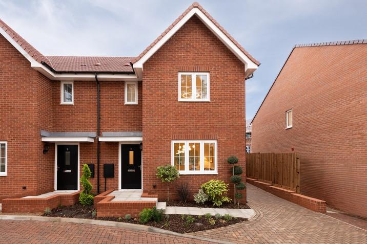 Vb5585939 Watton s 3 Bed Show House 8 716x515