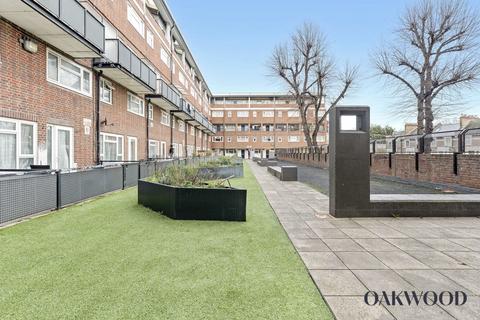3 bedroom flat for sale, Foulden Road, N16
