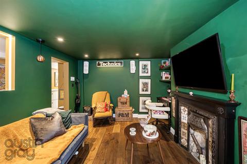 1 bedroom flat for sale, Farm Road, Hove