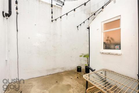 1 bedroom flat for sale, Farm Road, Hove