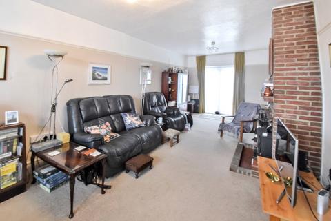 2 bedroom bungalow for sale, Gerrard Avenue, Rochester, ME1