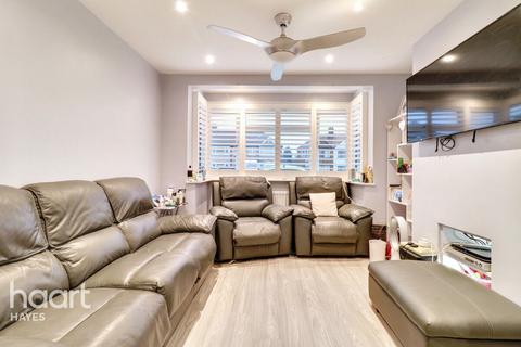 4 bedroom end of terrace house for sale, Selan Gardens, Hayes