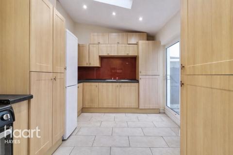 4 bedroom end of terrace house for sale, Selan Gardens, Hayes