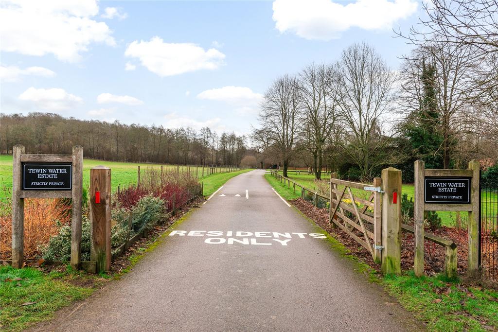 Estate Driveway