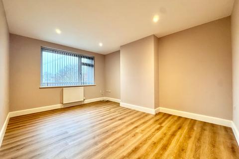 2 bedroom flat to rent, Minnis Road, Birchington, CT7
