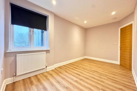 2 bedroom flat to rent, Minnis Road, Birchington, CT7