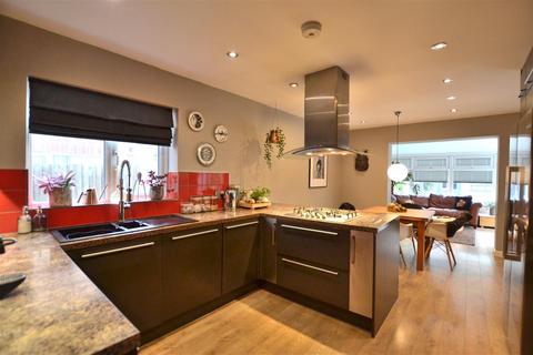 4 bedroom detached house for sale, Basingbourne Close, Fleet GU52