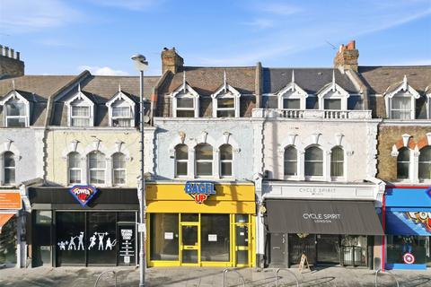 2 bedroom apartment to rent, Lea Bridge Road, London, E10