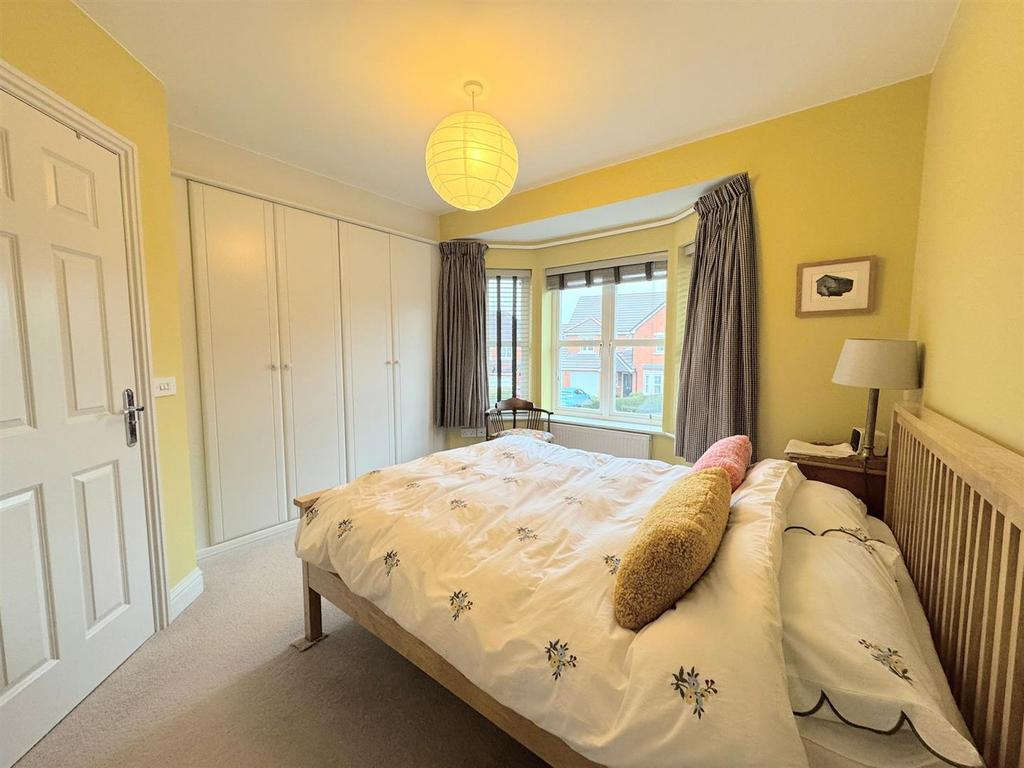En suite bedroom one