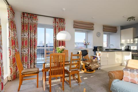 2 bedroom apartment for sale, The Walk, Holgate Road, York YO24 4EL