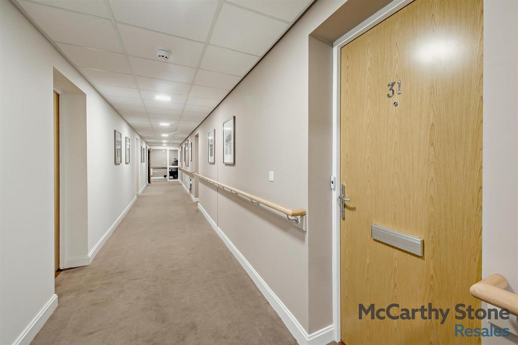 8675397-interior16-800.jpg