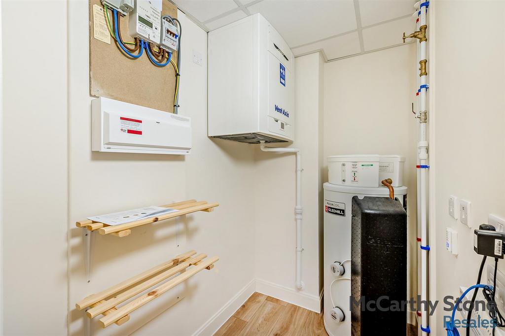 8675397-interior07-800.jpg