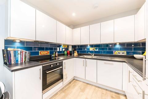 1 bedroom flat for sale, London Road, Hounslow TW3