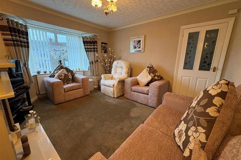 2 bedroom semi-detached bungalow for sale, The Avenue, Clayton, Bradford