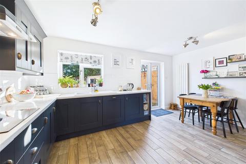 3 bedroom semi-detached house for sale, Popular residential location in Clevedon