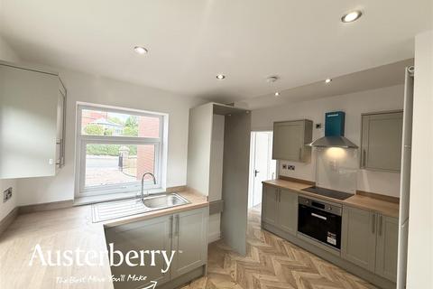 2 bedroom semi-detached house to rent, Cemlyn Avenue, Stoke-On-Trent ST3