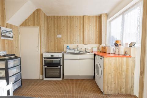 3 bedroom end of terrace house for sale, Paddockhurst Road, Crawley RH11